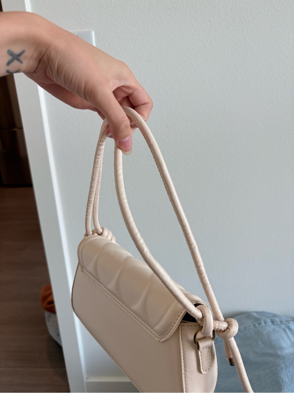 Cream colored Shoulder Bag - Picture 4 of 6